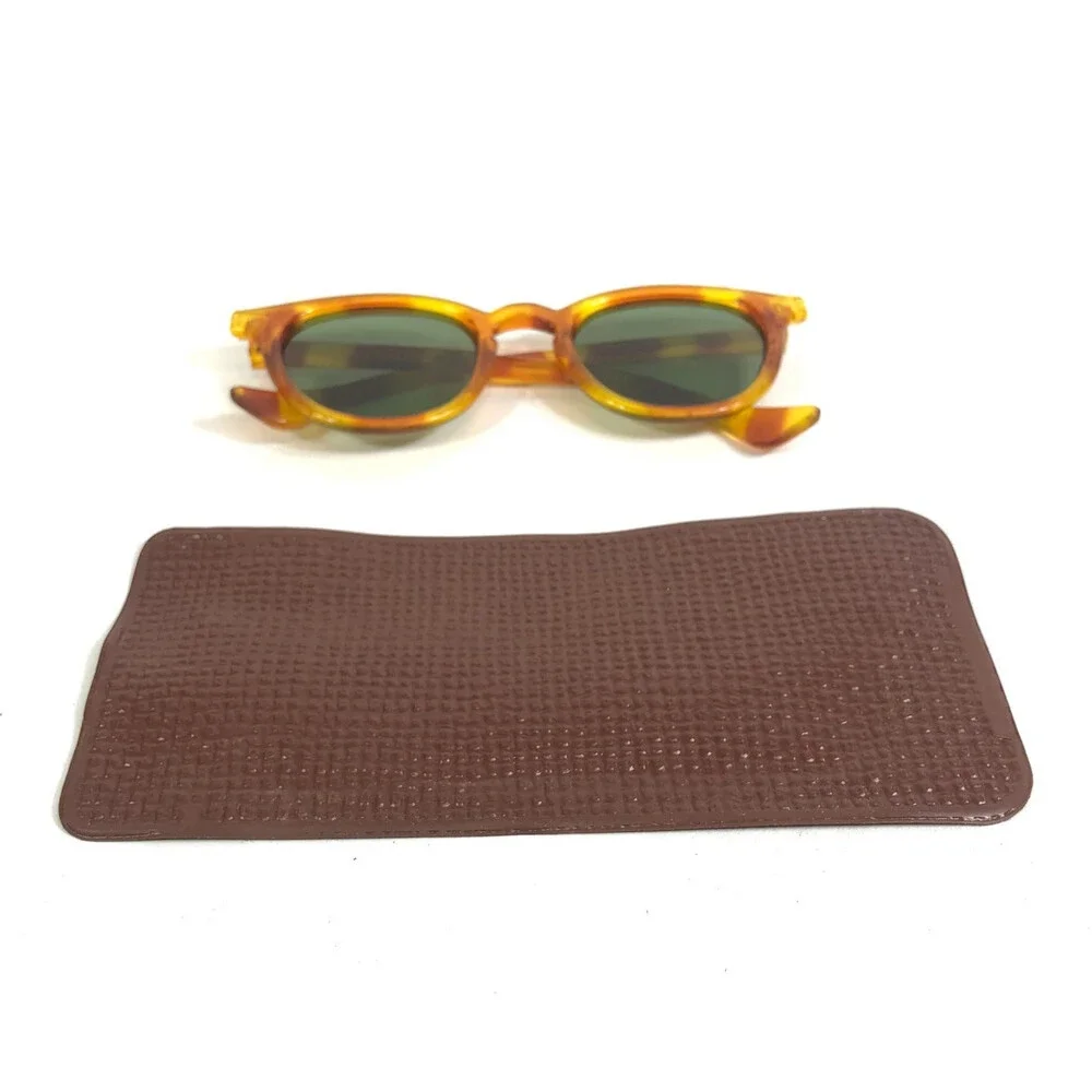 Vintage Sunglasses Yellow Brown Tortoise Round Frames with Green Glass Lenses